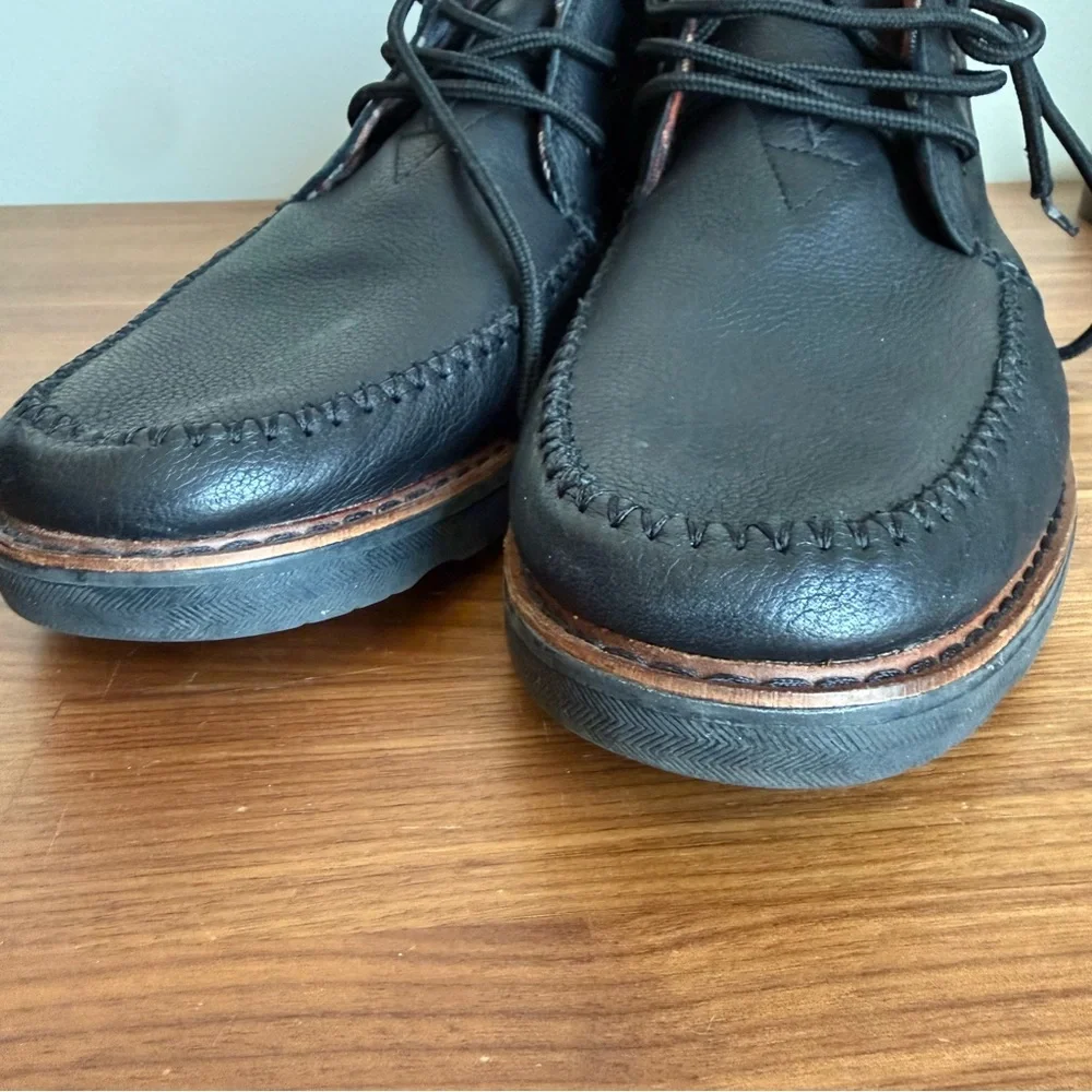 Like New TOMS Chukka Leather Boot Black Full Grain Pebble Leather 12 US